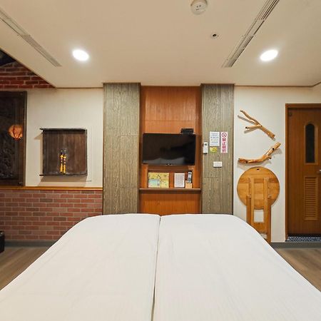 Qu Hi Home Stay Цзюфень Екстер'єр фото